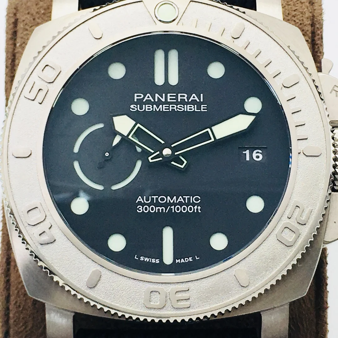 Panerai PAM00984 47mm — photographed off the sweep