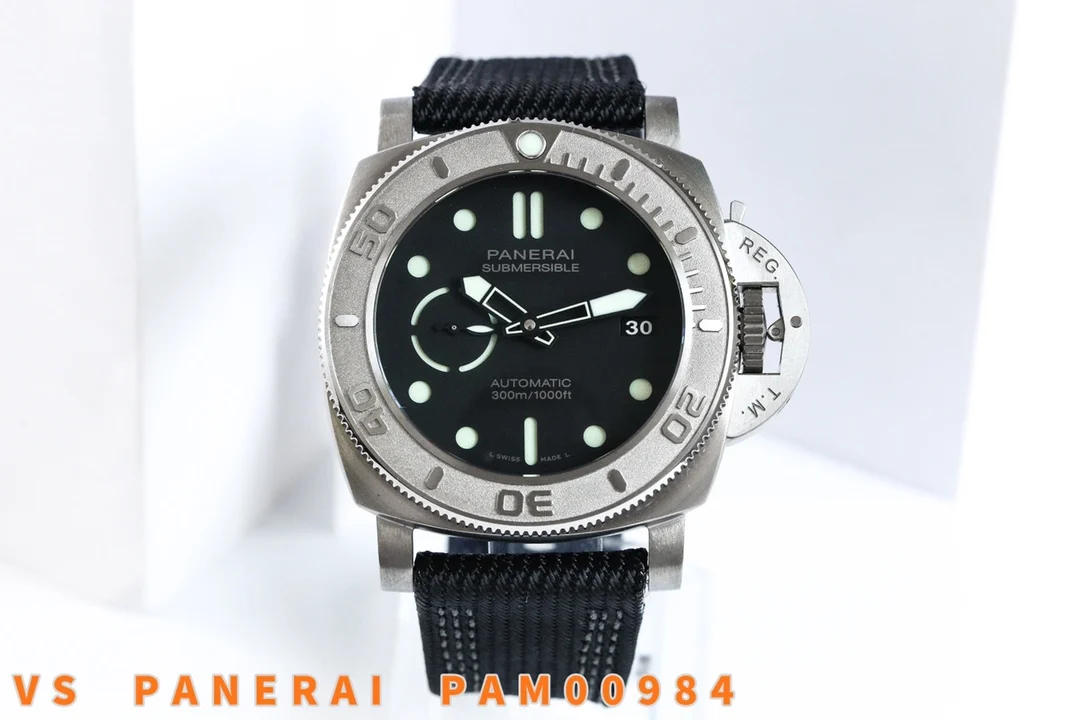 Panerai PAM00984 47mm — detail