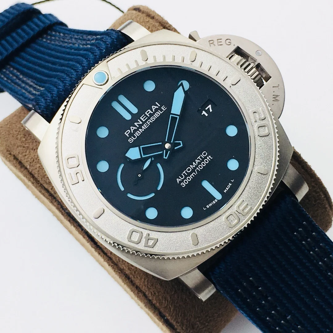 Panerai PAM00985 47mm — photographed off the sweep