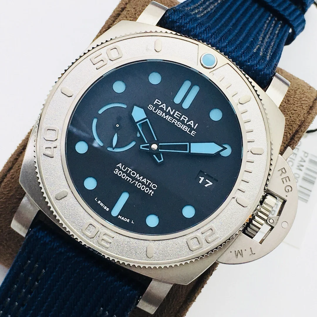 Panerai PAM00985 47mm — photographed off the sweep