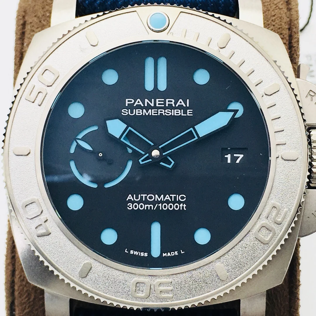 Panerai PAM00985 47mm — photographed off the sweep