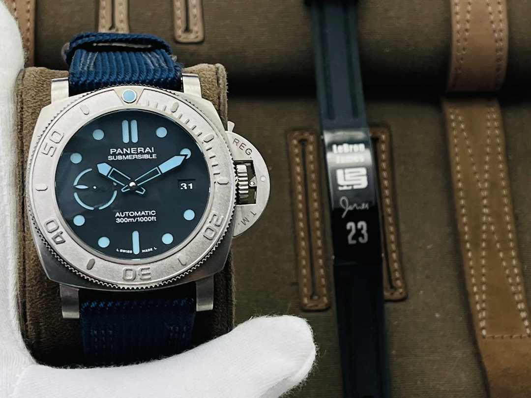 Panerai PAM00985 47mm — photographed off the sweep