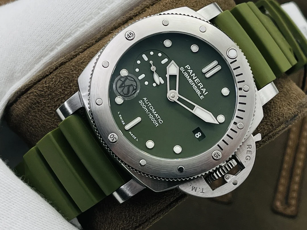 Panerai PAM01055 — photographed off the sweep