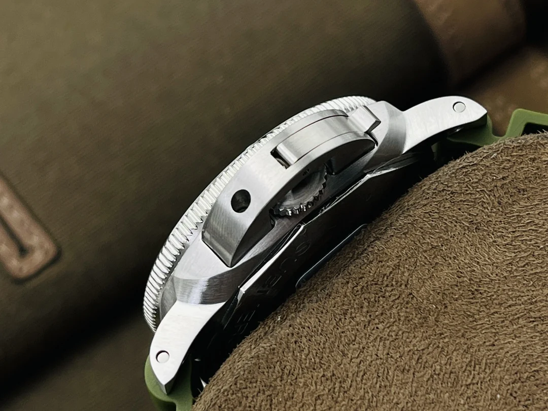 Panerai PAM01055 — photographed off the sweep