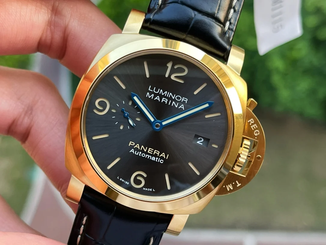Panerai PAM01115 — photographed off the sweep
