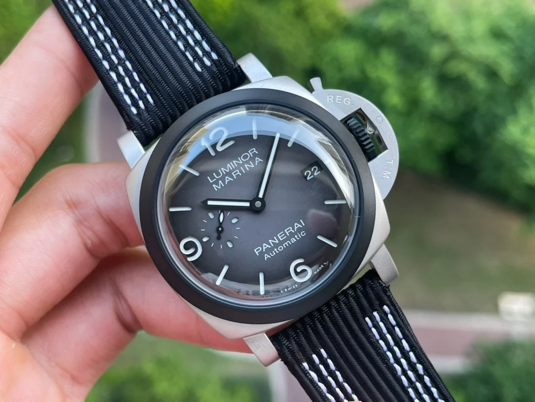 Panerai PAM01122 — photographed off the sweep