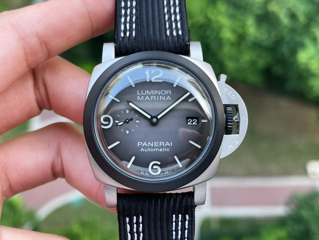 Panerai PAM01122 — photographed off the sweep