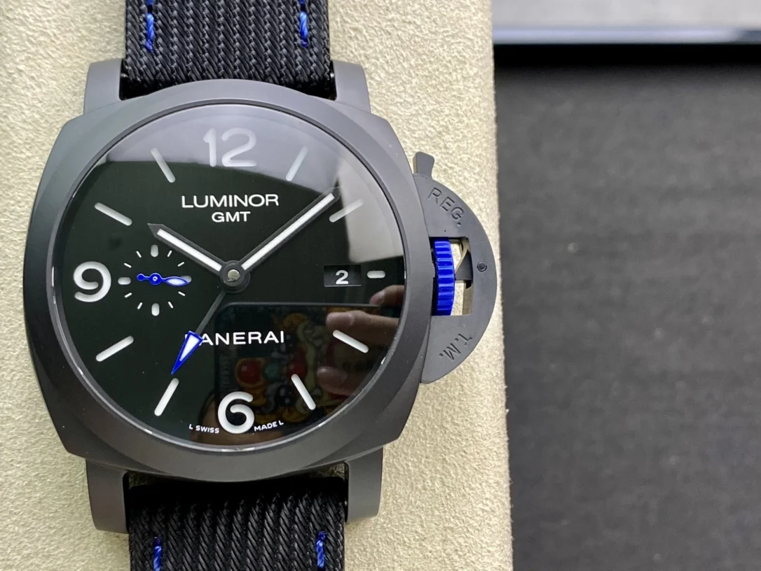 Panerai PAM01176 — photographed off the sweep