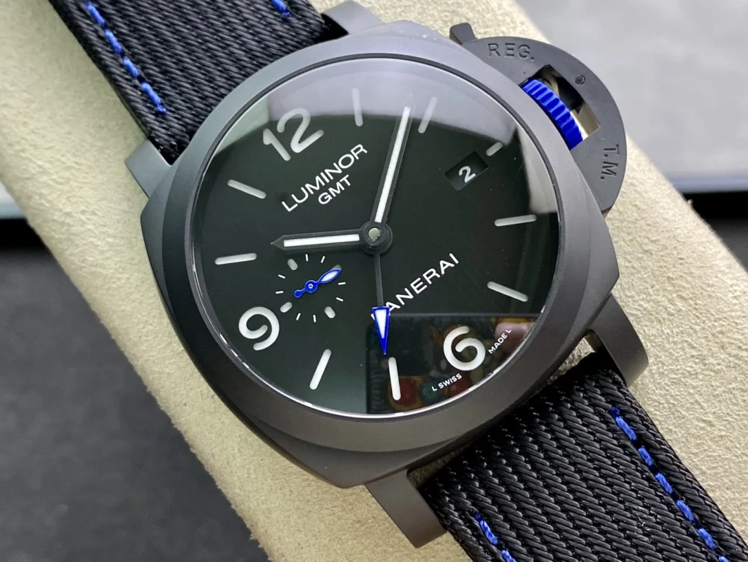 Panerai PAM01176 — photographed off the sweep