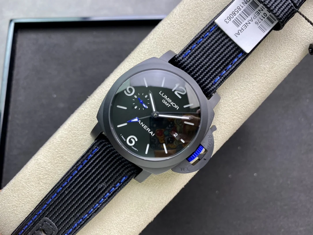 Panerai PAM01176 — photographed off the sweep