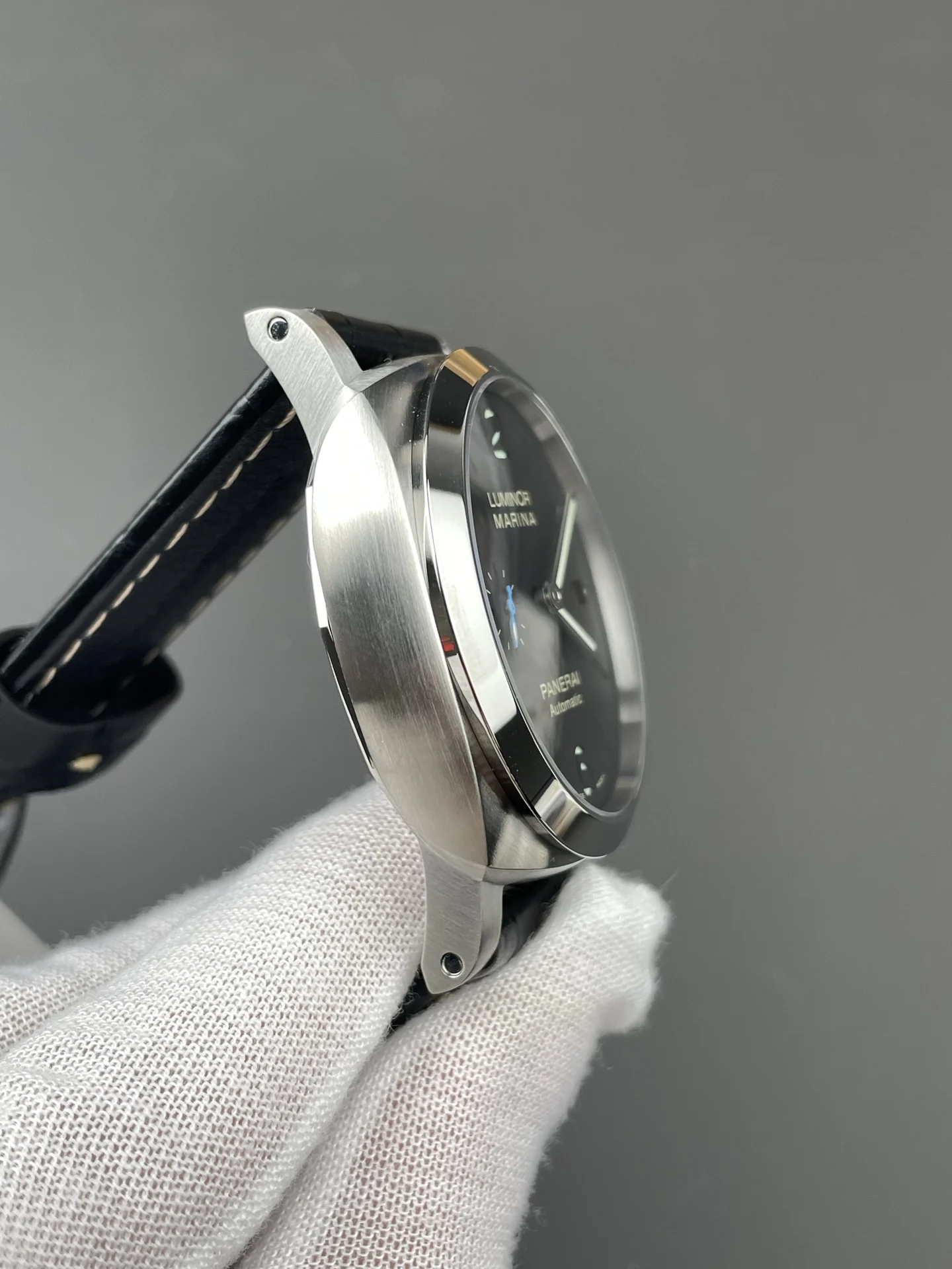 Panerai PAM01312 44mm — photographed off the sweep