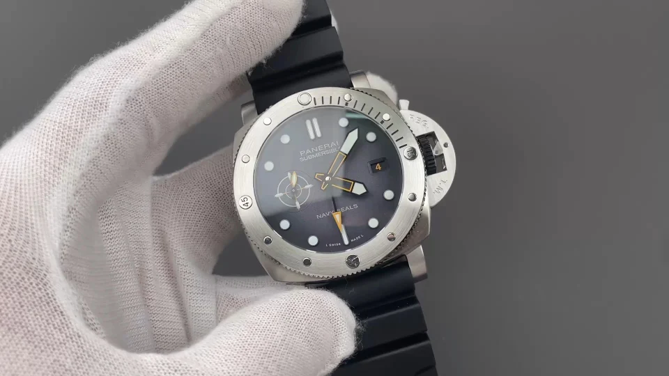 Panerai PAM01323