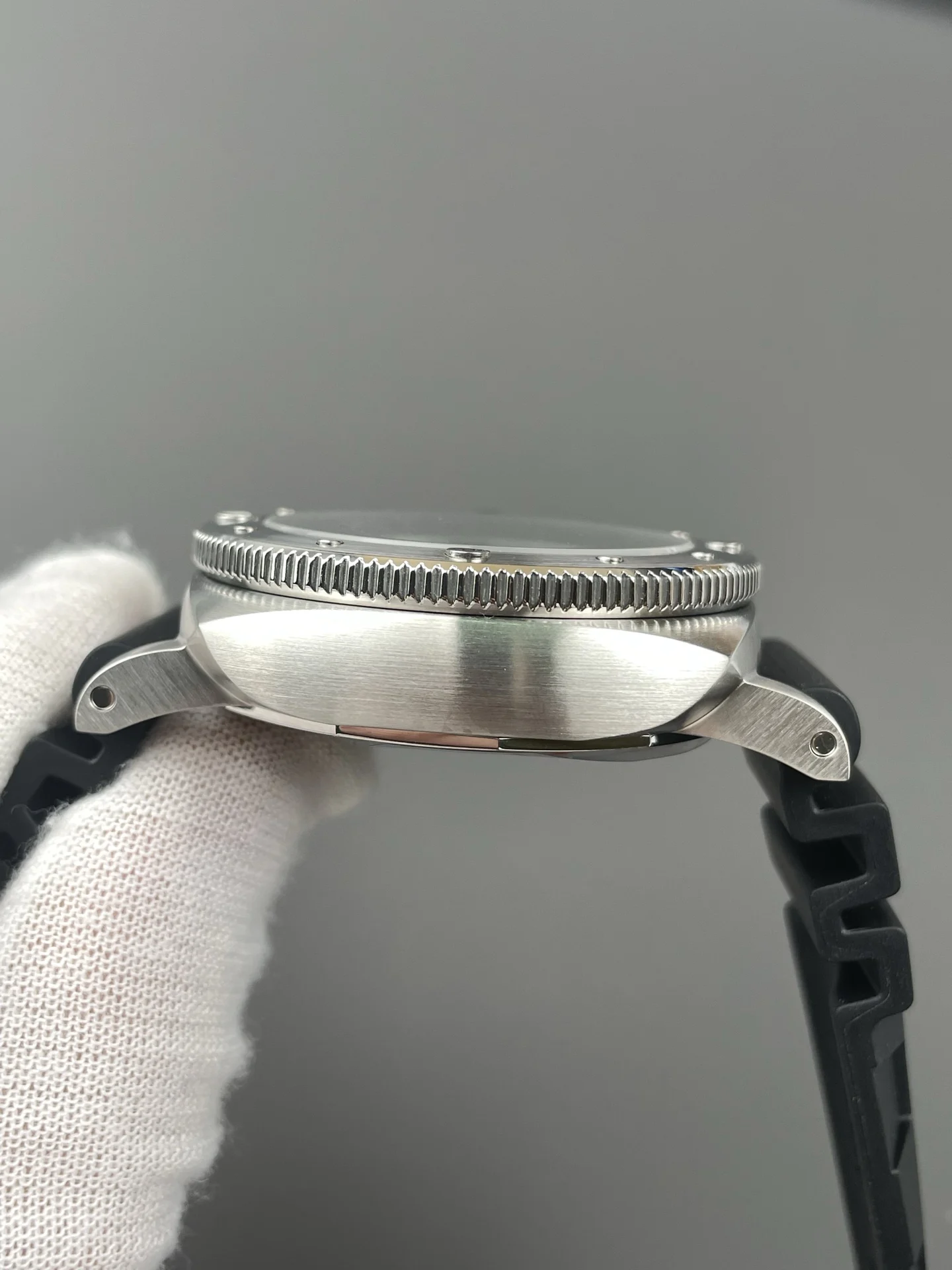 Panerai PAM01323 — photographed off the sweep