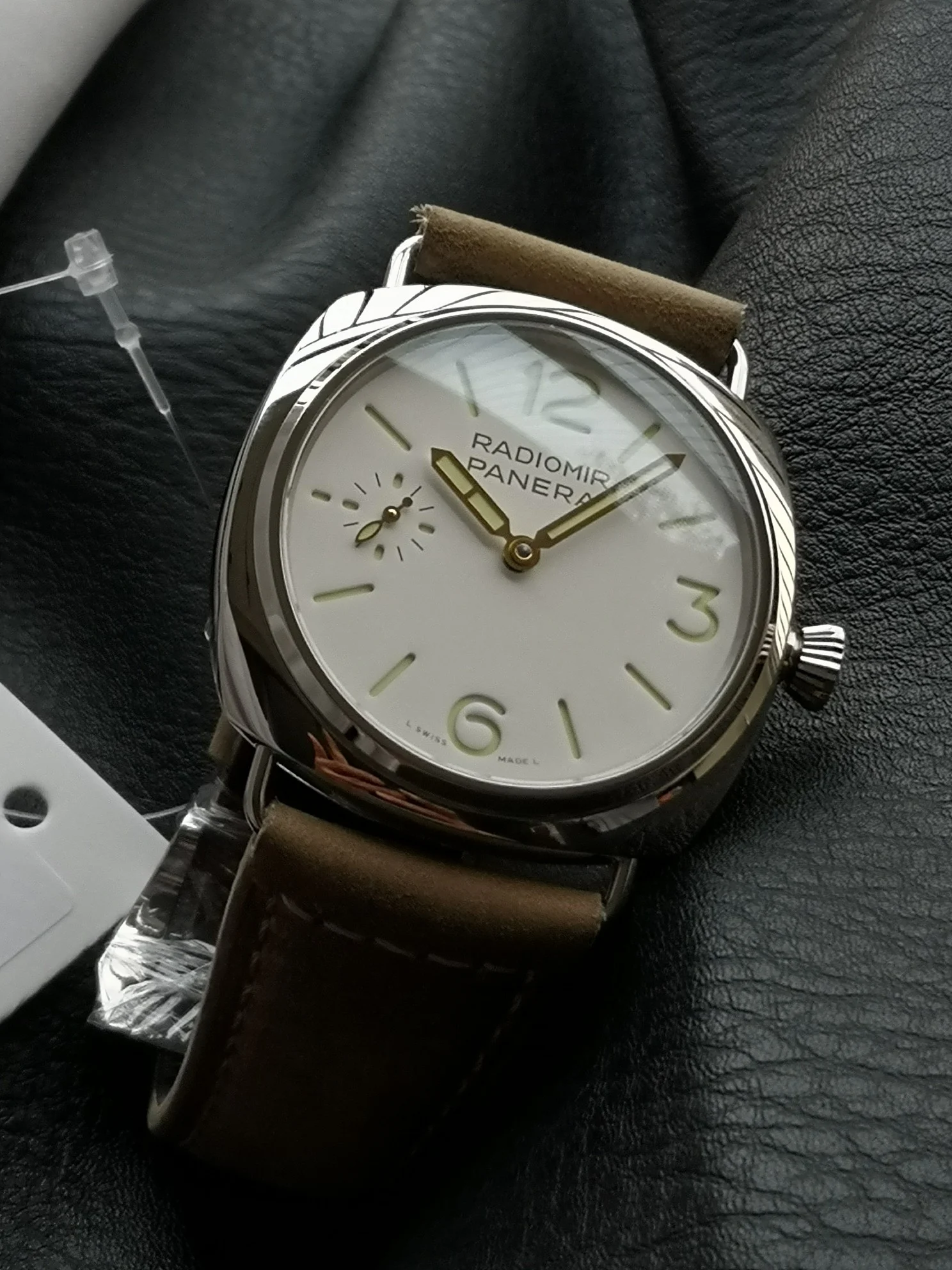 Panerai PAM01384 — photographed off the sweep