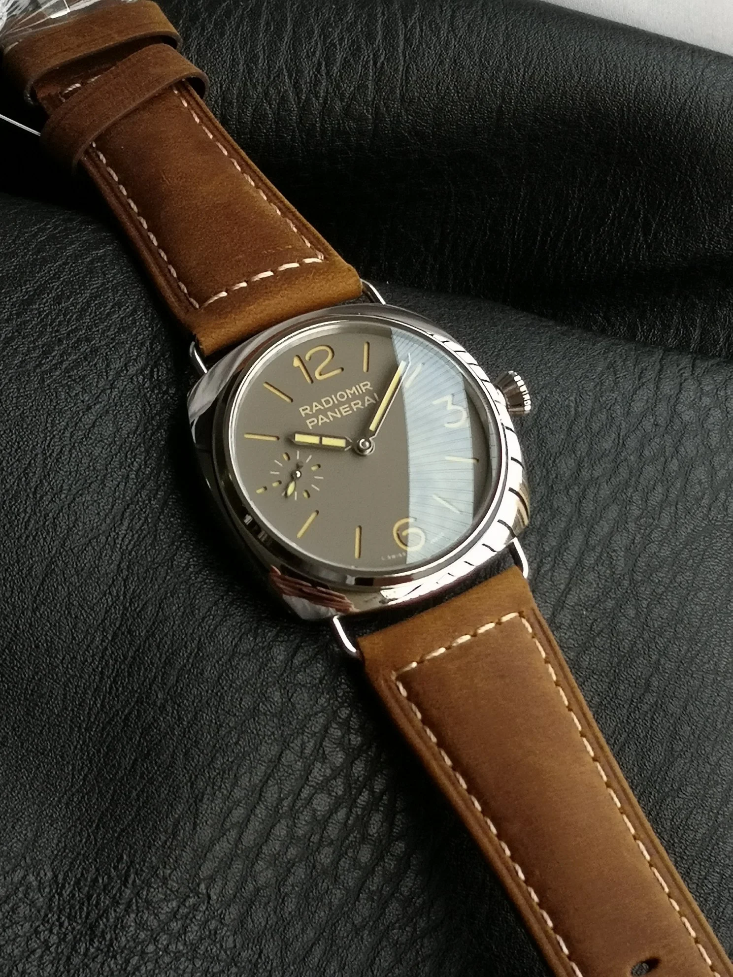 Panerai PAM01385 — photographed off the sweep