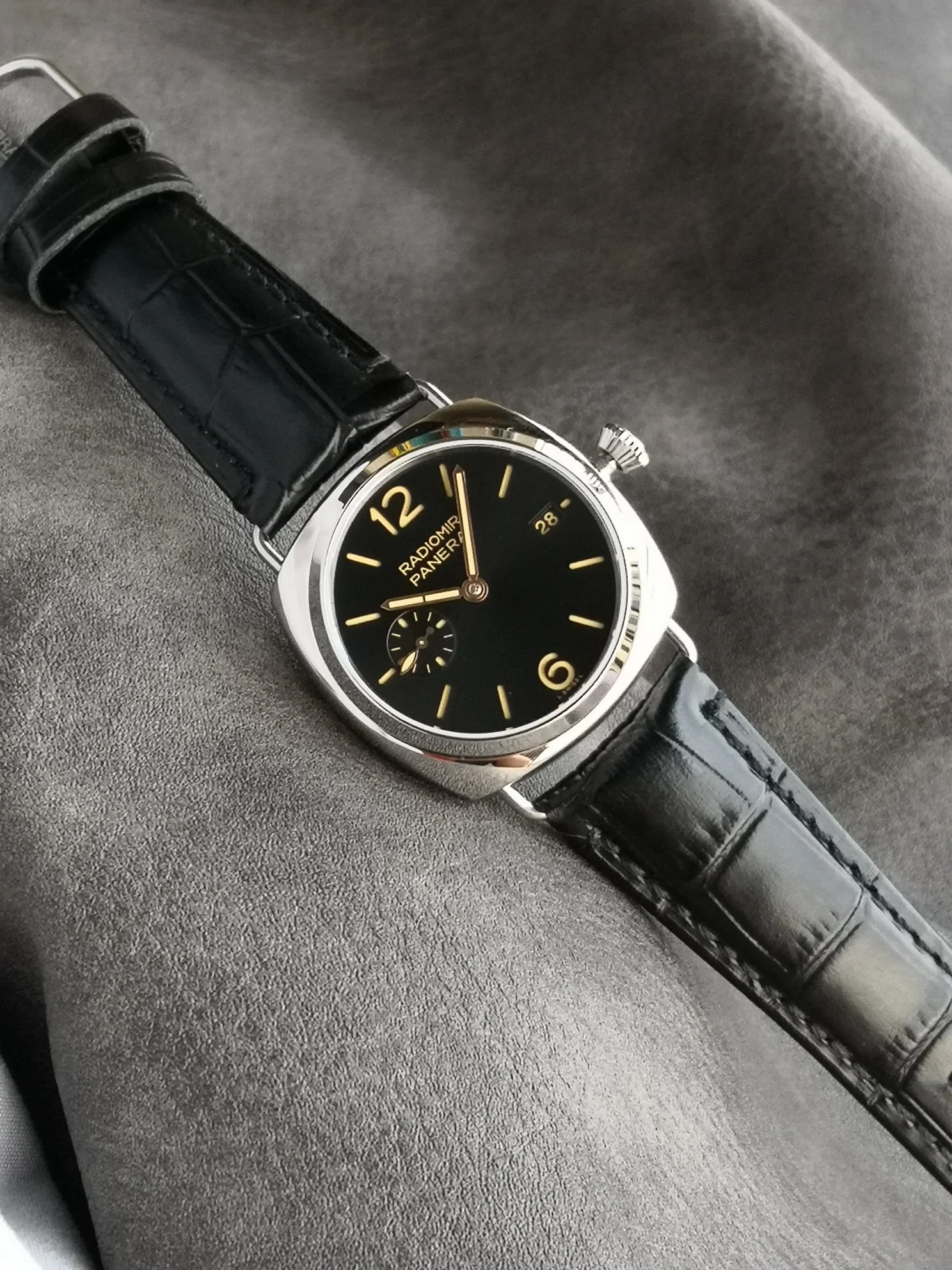 Panerai Steel Black Dial PAM01294 40mm — photographed off the sweep