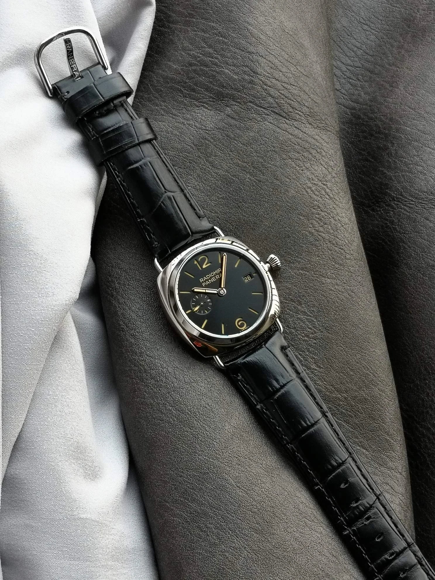 Panerai Steel Black Dial PAM01294 40mm — photographed off the sweep