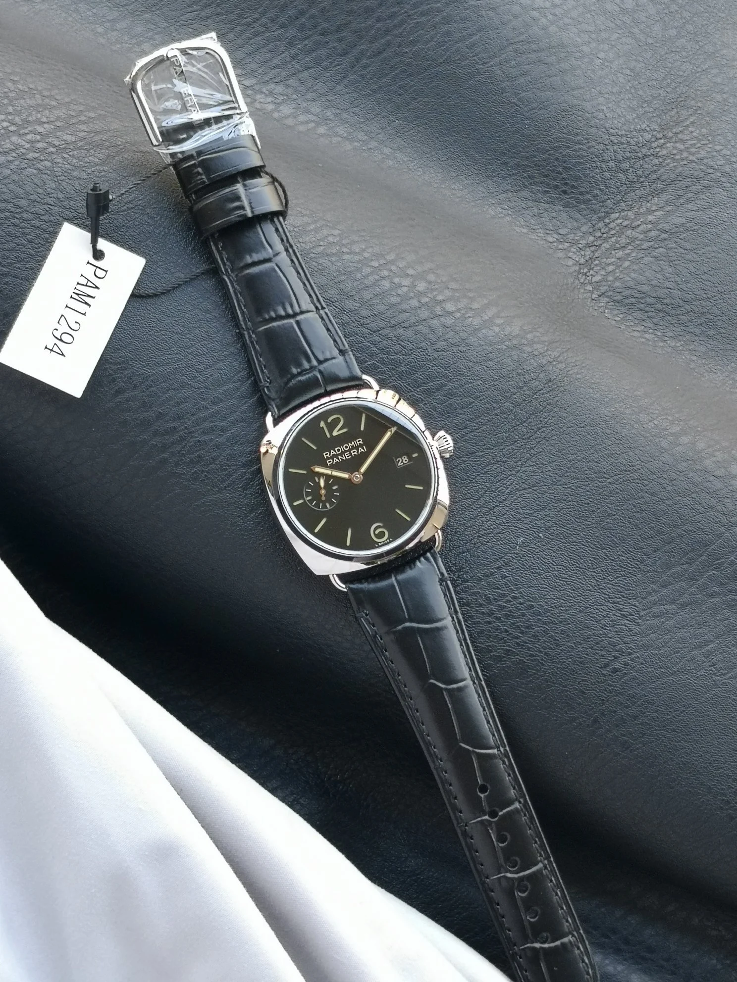 Panerai Steel Black Dial PAM01294 40mm — photographed off the sweep