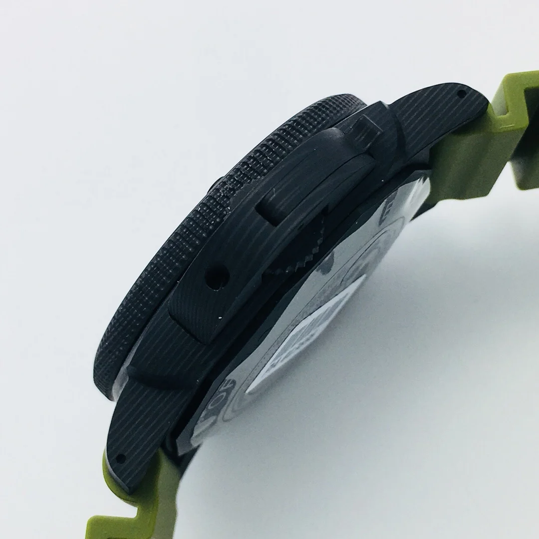 Panerai Submersible PAM00961 — photographed off the sweep