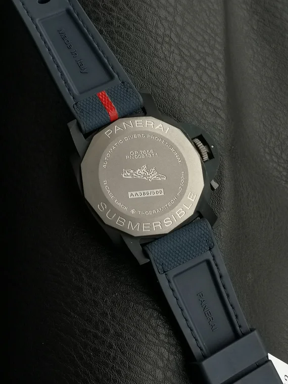 Panerai Submersible PAM01543