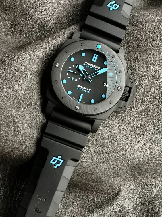Panerai Submersible PAM01616