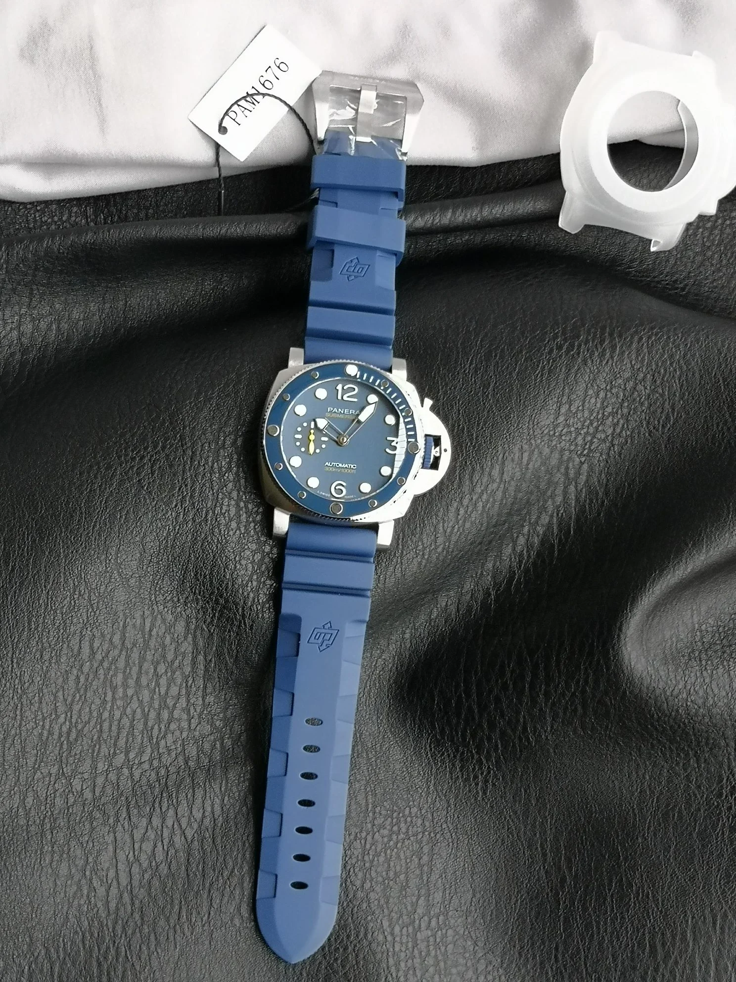 Panerai Submersible PAM01676