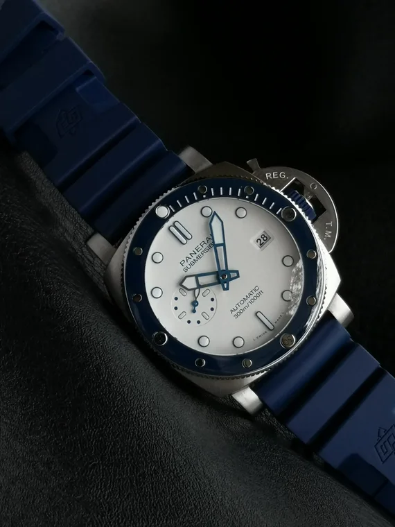 Panerai Submersible PAM01696