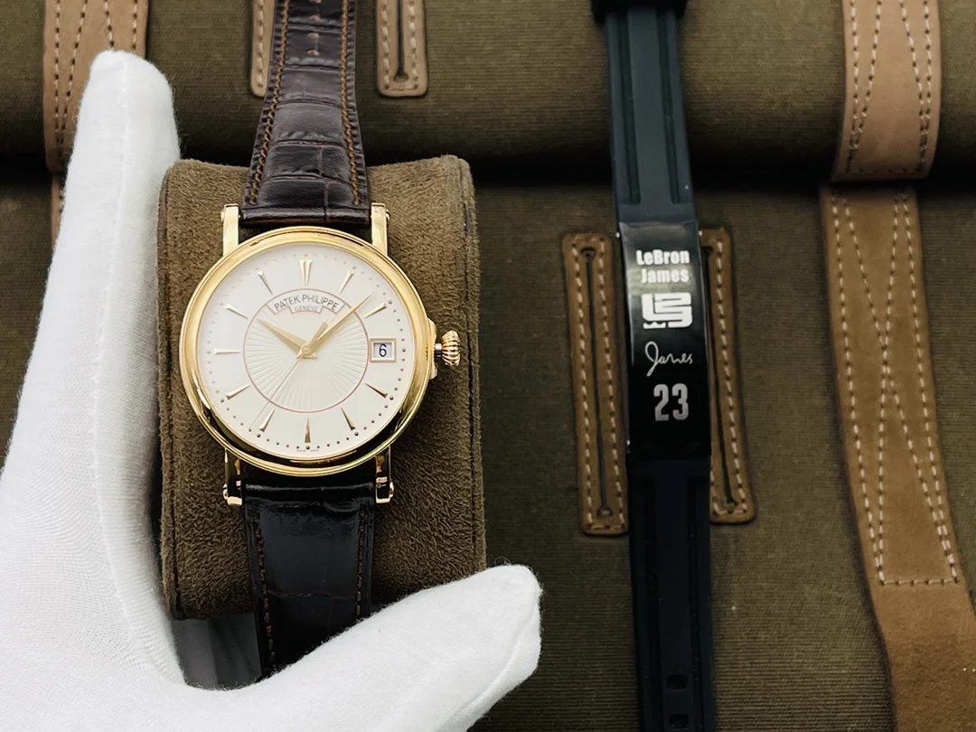 Patek Philippe 5153 38mm — photographed off the sweep