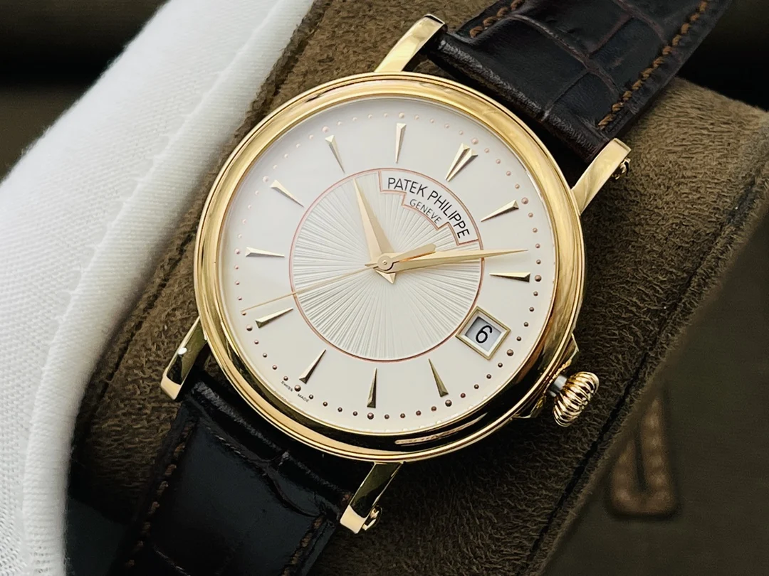 Patek Philippe 5153 38mm — photographed off the sweep