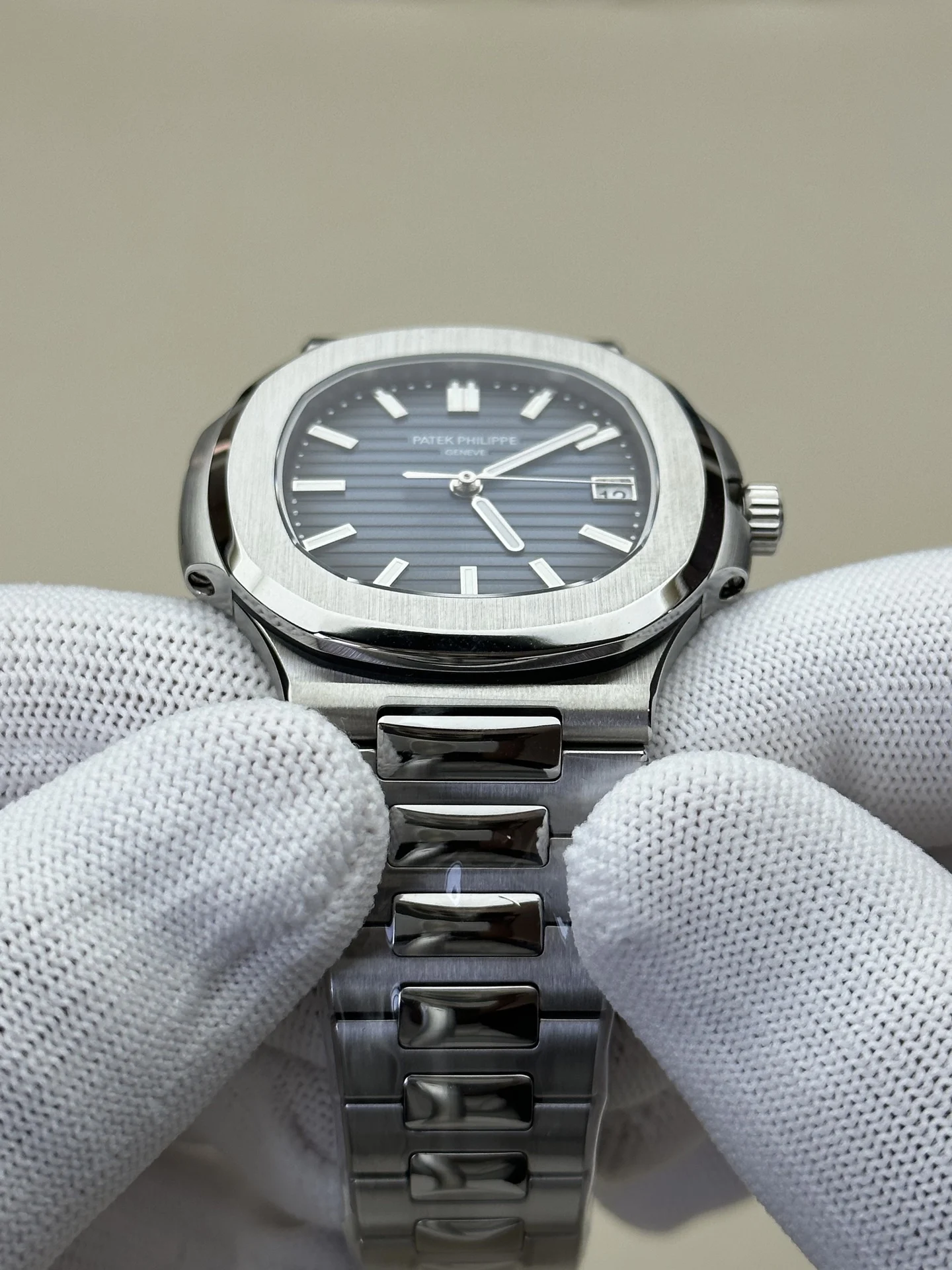 Patek Philippe 5811 330 movement — photographed off the sweep