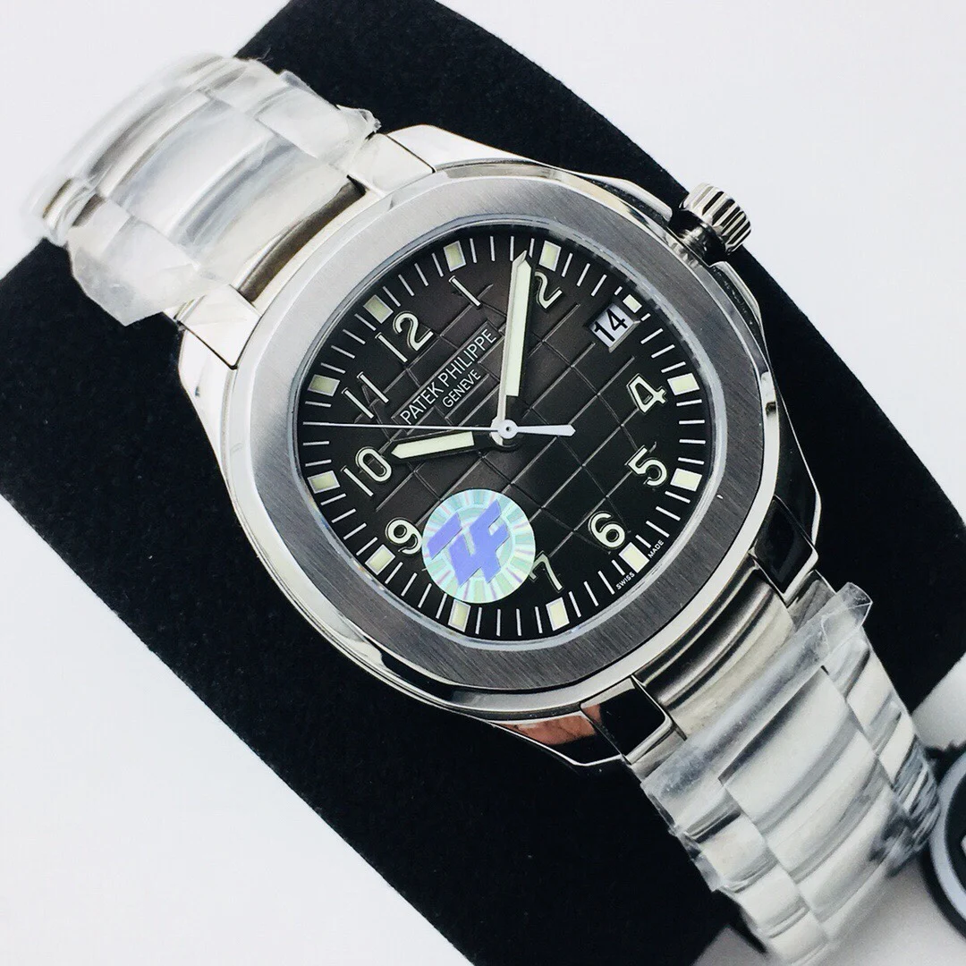 Patek Philippe Aquanaut 40mm — photographed off the sweep