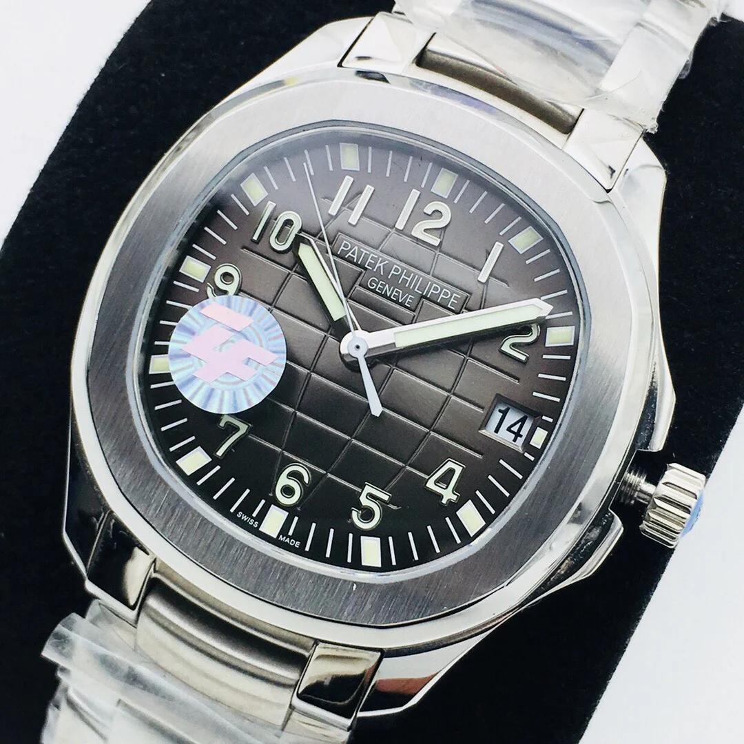 Patek Philippe Aquanaut 40mm — photographed off the sweep