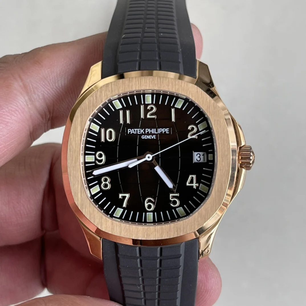 Patek Philippe Aquanaut 5167 — photographed off the sweep