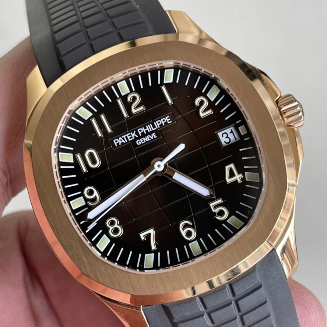 Patek Philippe Aquanaut 5167 — photographed off the sweep