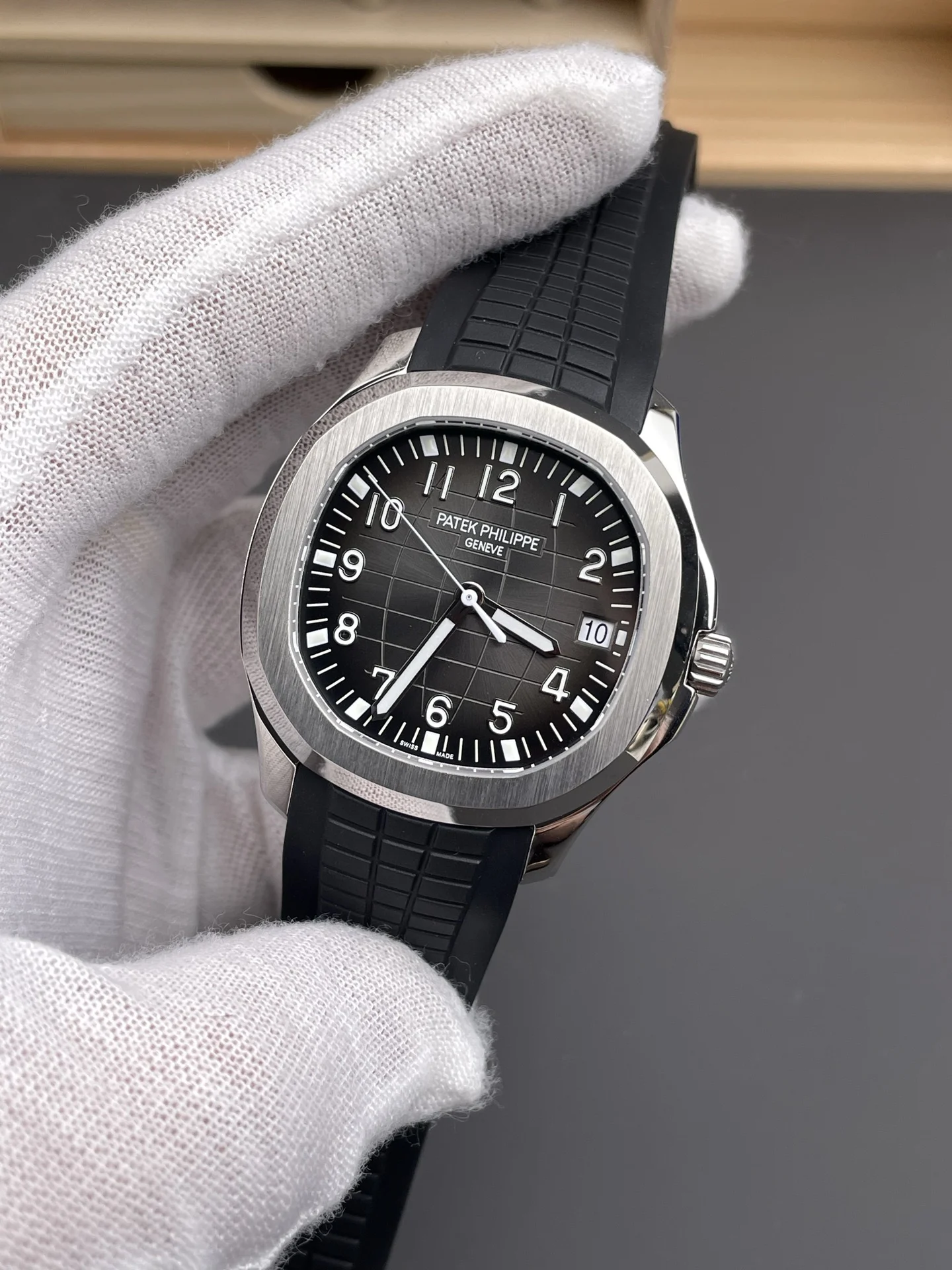 Patek Philippe Aquanaut Black Dial 5167A 40mm — photographed off the sweep