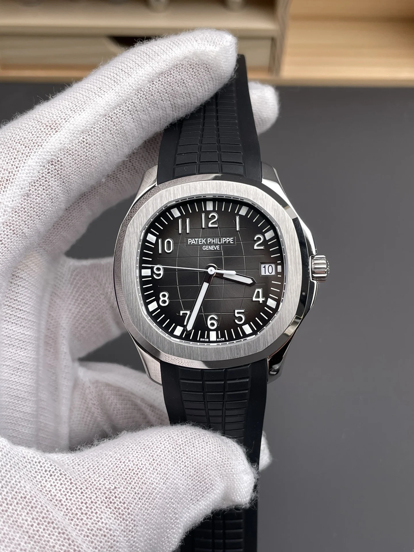 Patek Philippe Aquanaut Black Dial 5167A 40mm — photographed off the sweep