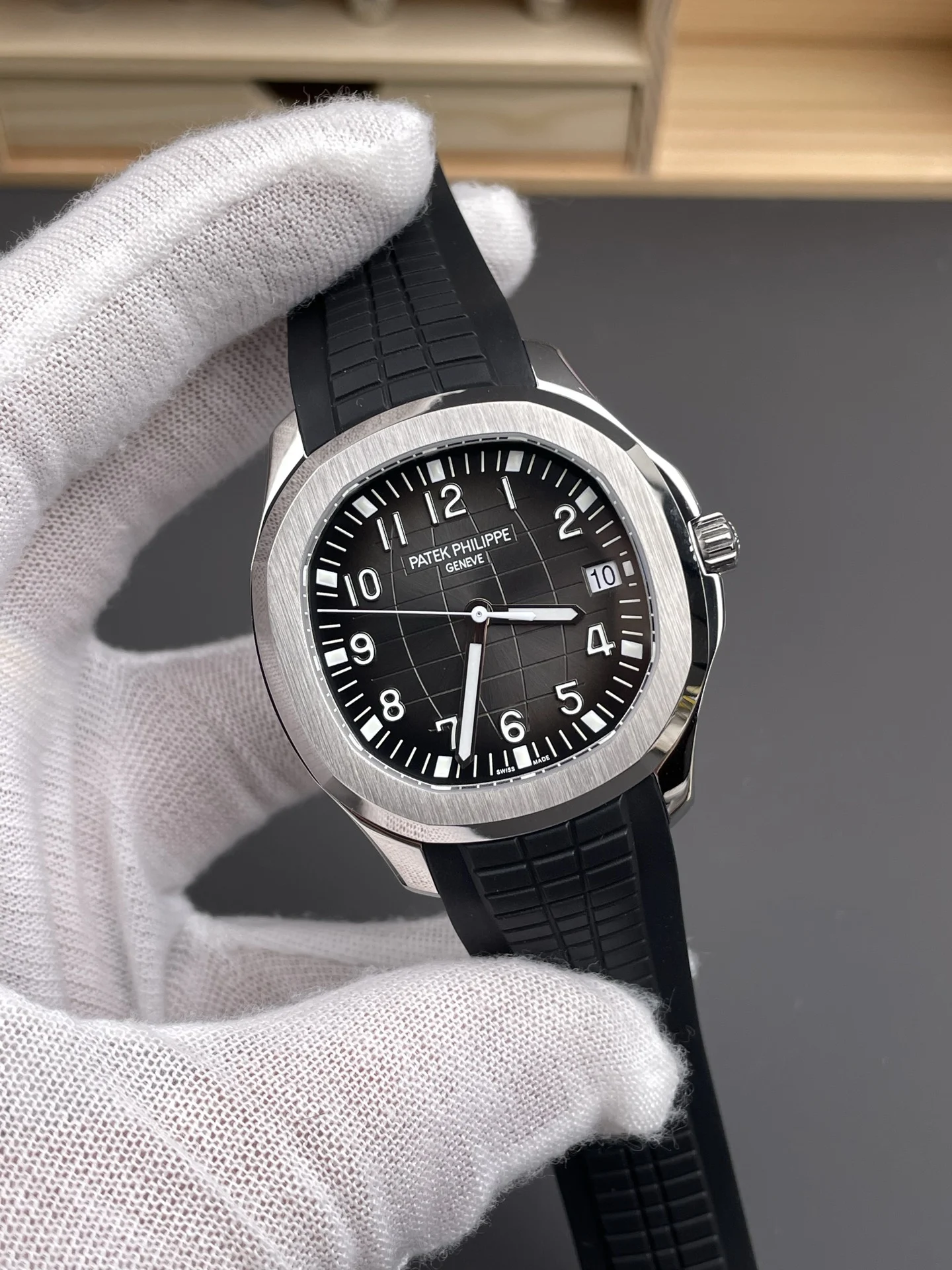 Patek Philippe Aquanaut Black Dial 5167A 40mm — photographed off the sweep