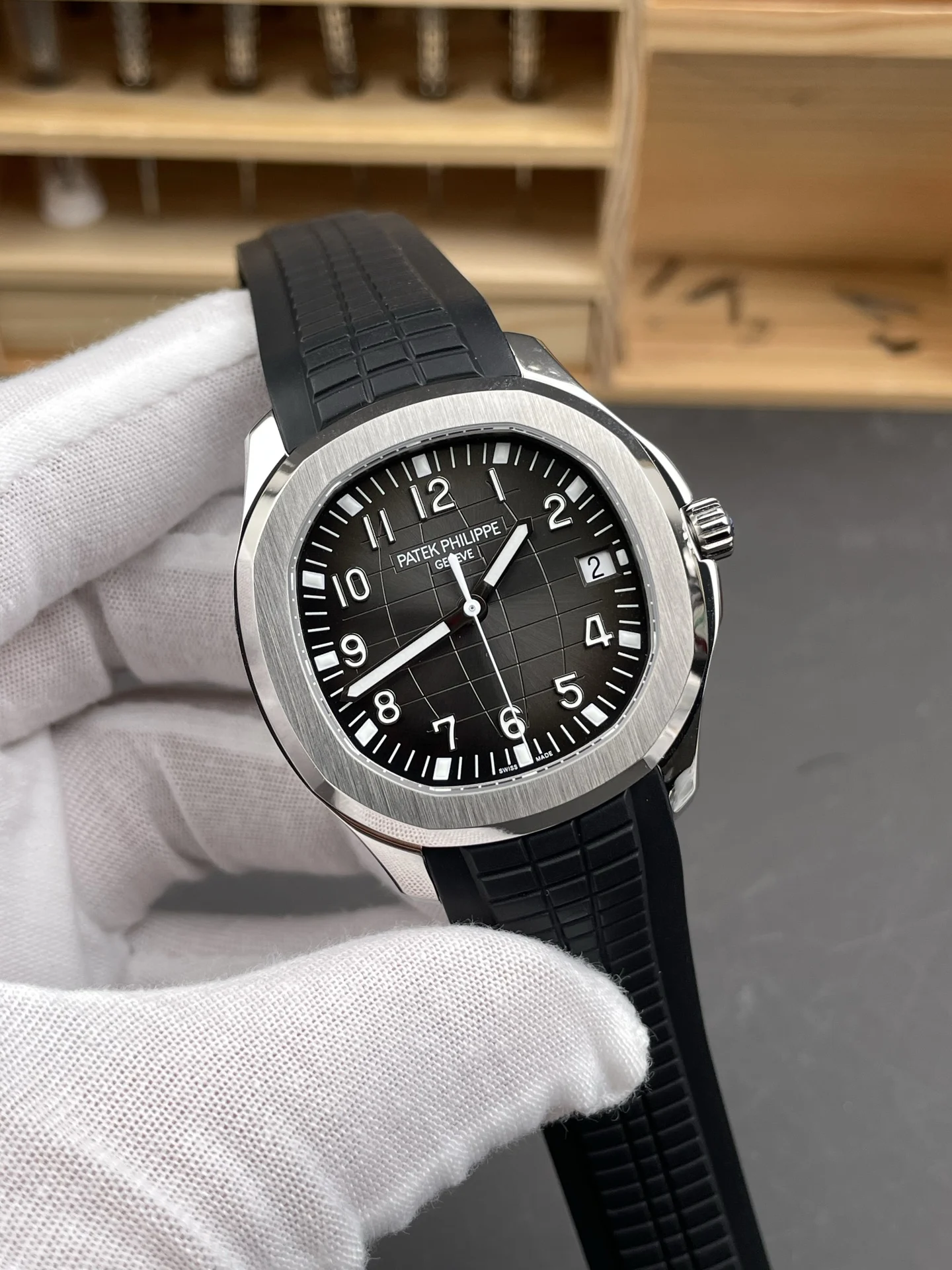 Patek Philippe Aquanaut Black Dial 5167A 40mm — photographed off the sweep