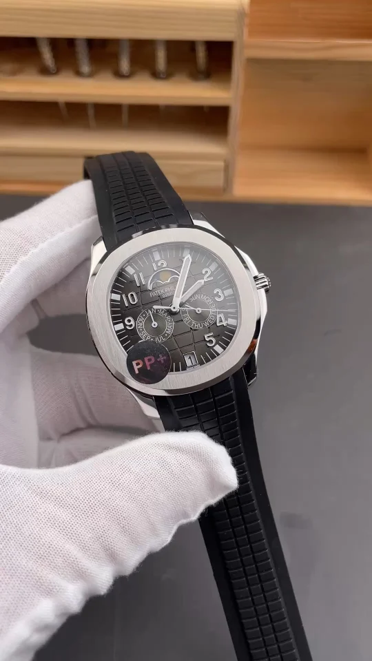 Patek Philippe Aquanaut Black Dial 5261 39.9mm