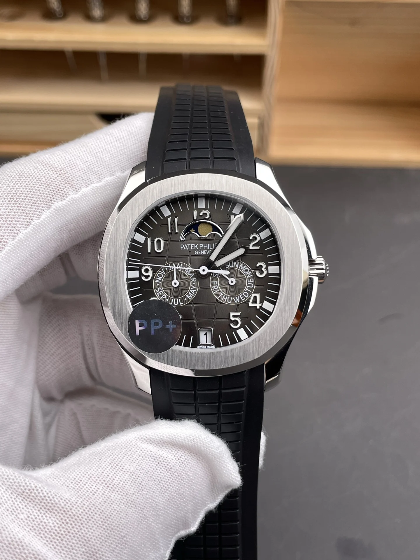 Patek Philippe Aquanaut Black Dial 5261 39.9mm — photographed off the sweep