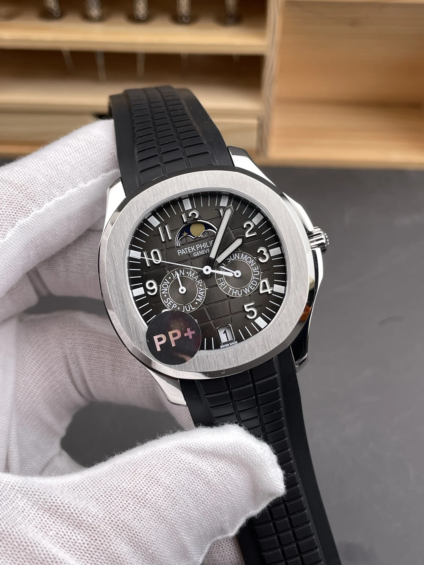 Patek Philippe Aquanaut Black Dial 5261 39.9mm — photographed off the sweep