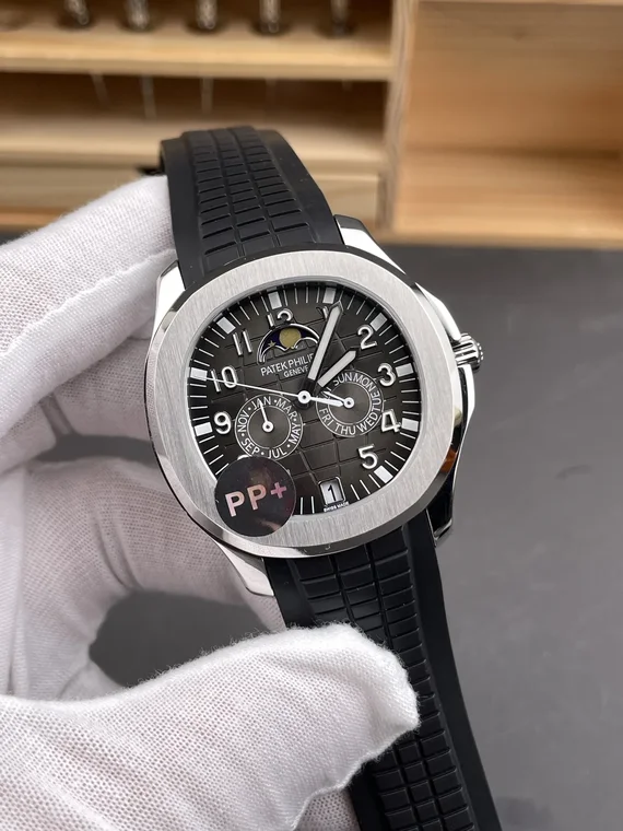 Patek Philippe Aquanaut Black Dial 5261 39.9mm