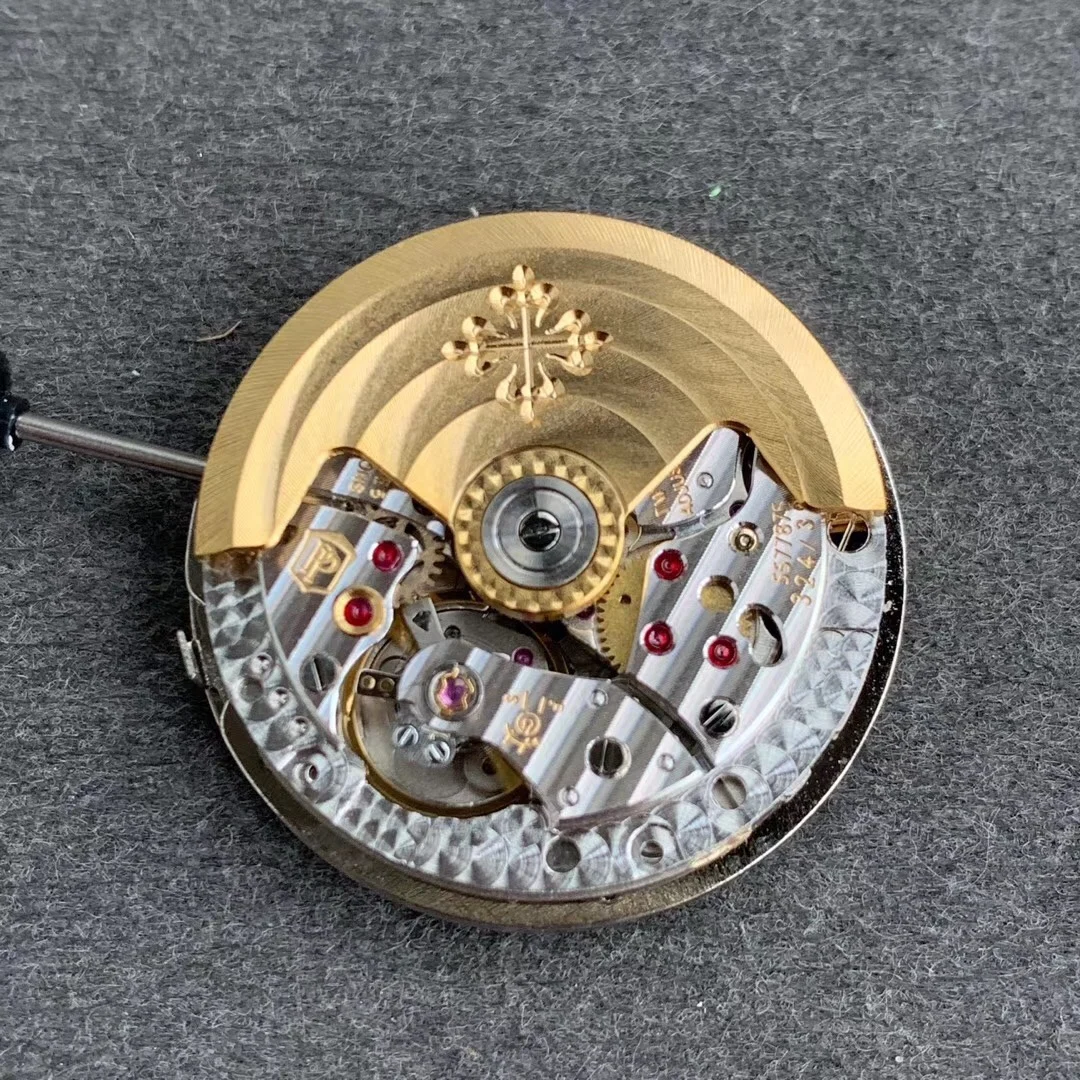 Patek Philippe Aquanaut Chocolate 5164A — photographed off the sweep