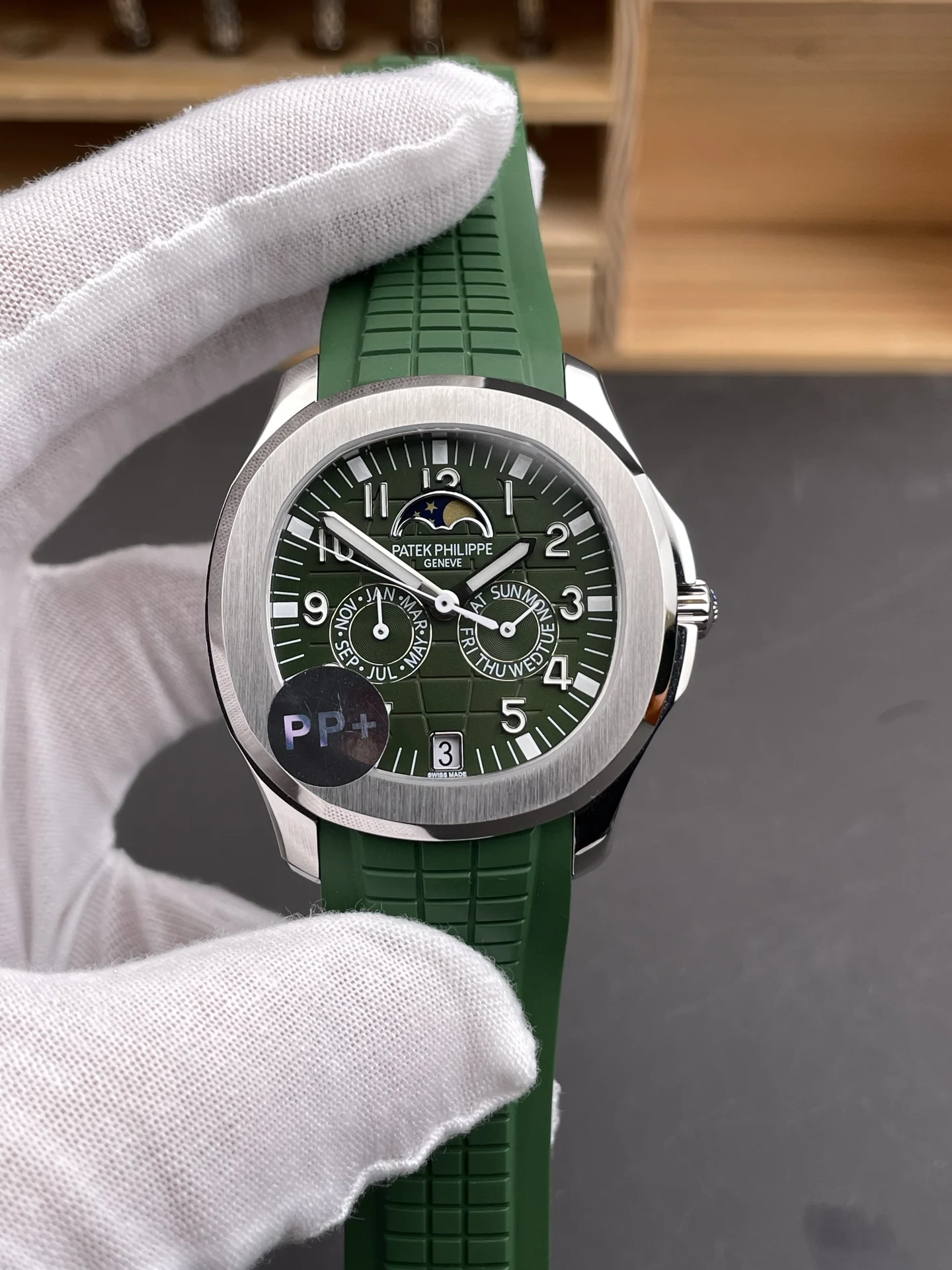 Patek Philippe Aquanaut Green Dial 5261 39.9mm