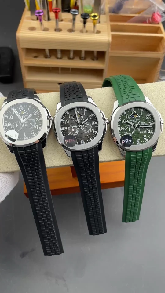 Patek Philippe Aquanaut Green Dial 5261 39.9mm