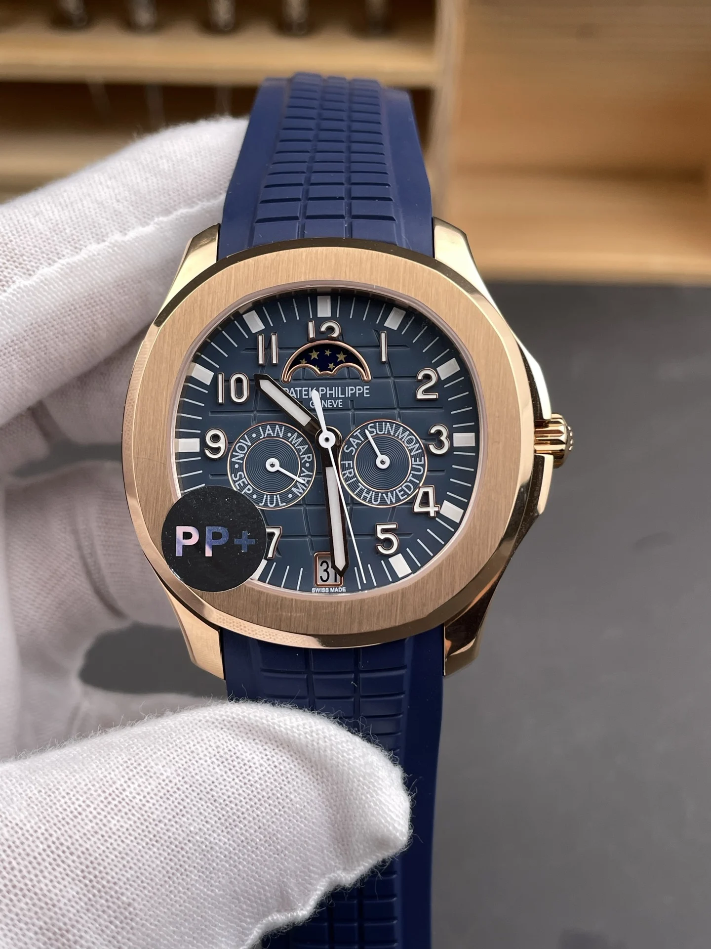 Patek Philippe Aquanaut Rose Gold Blue Dial 5261 39.9mm — photographed off the sweep