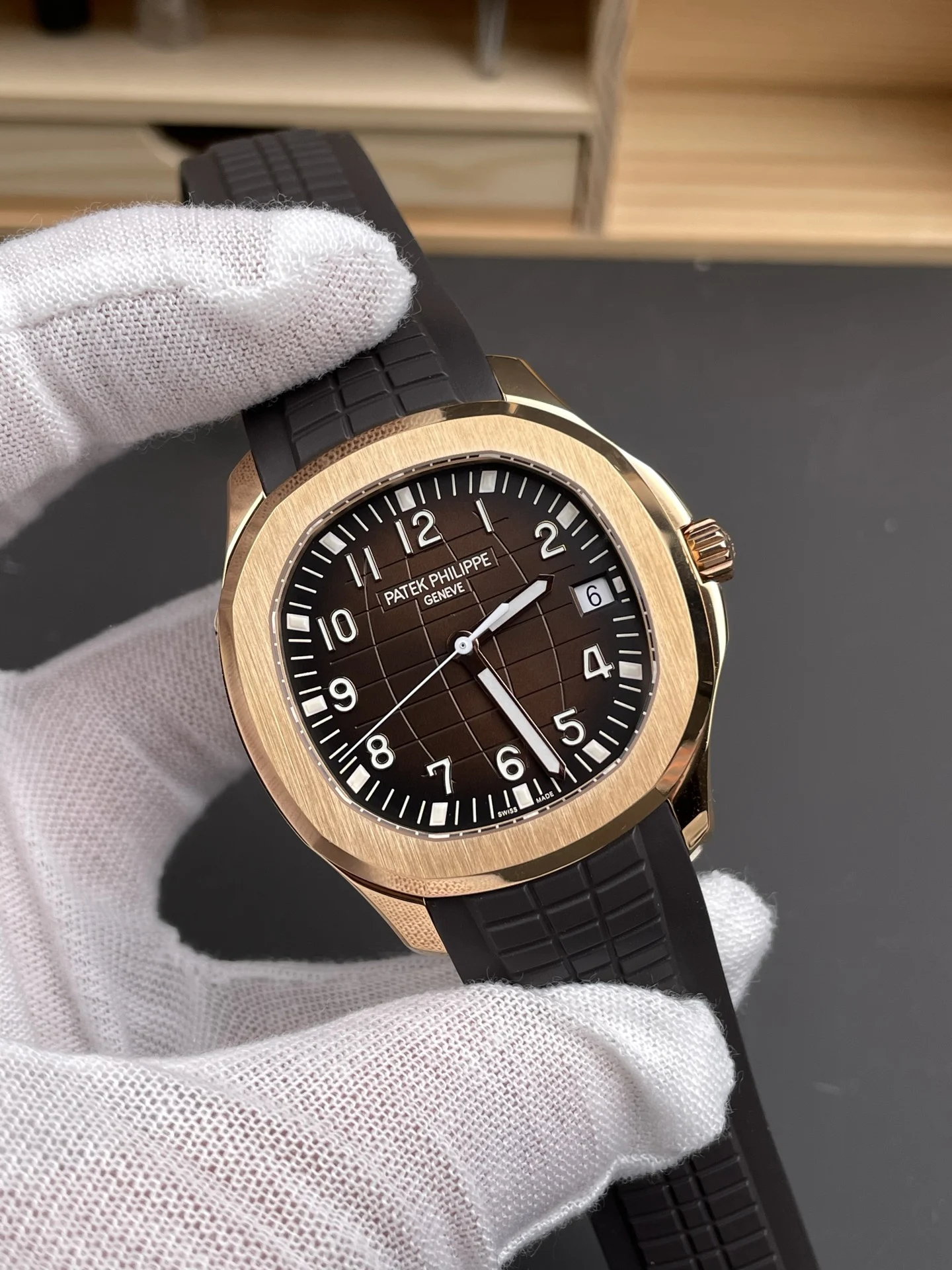 Patek Philippe Aquanaut Rose Gold Brown Dial 5167 40mm — photographed off the sweep