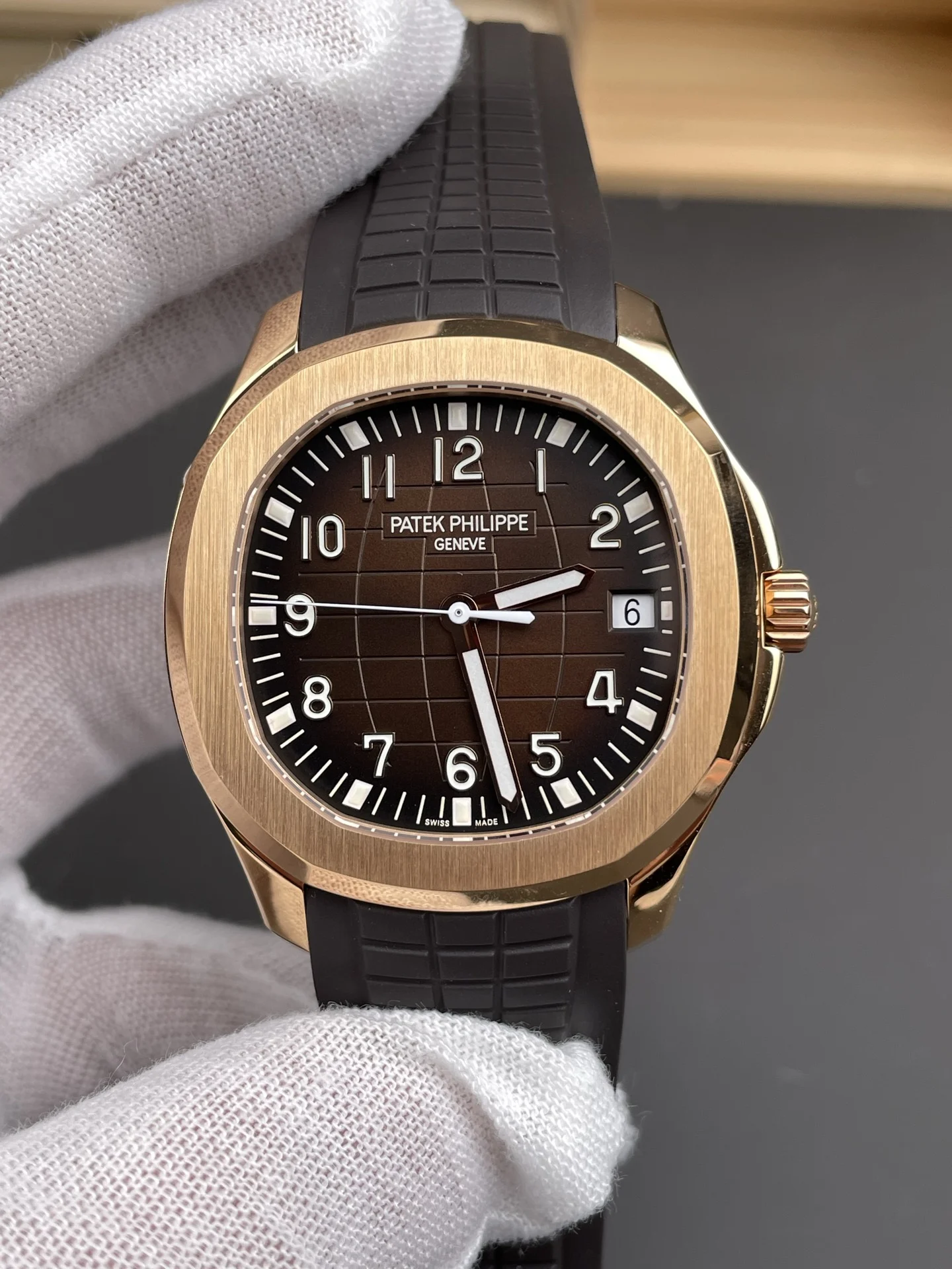 Patek Philippe Aquanaut Rose Gold Brown Dial 5167 40mm — photographed off the sweep