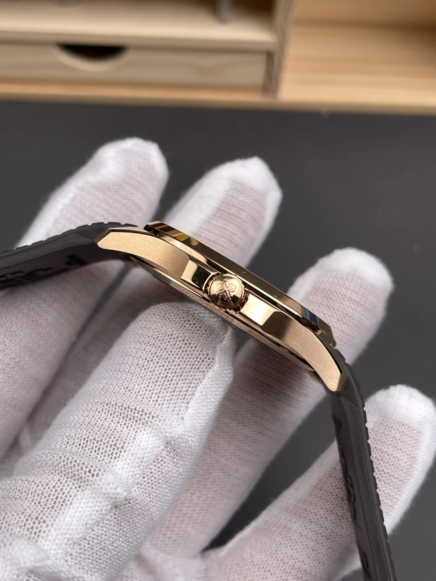 Patek Philippe Aquanaut Rose Gold Brown Dial 5167 40mm — photographed off the sweep