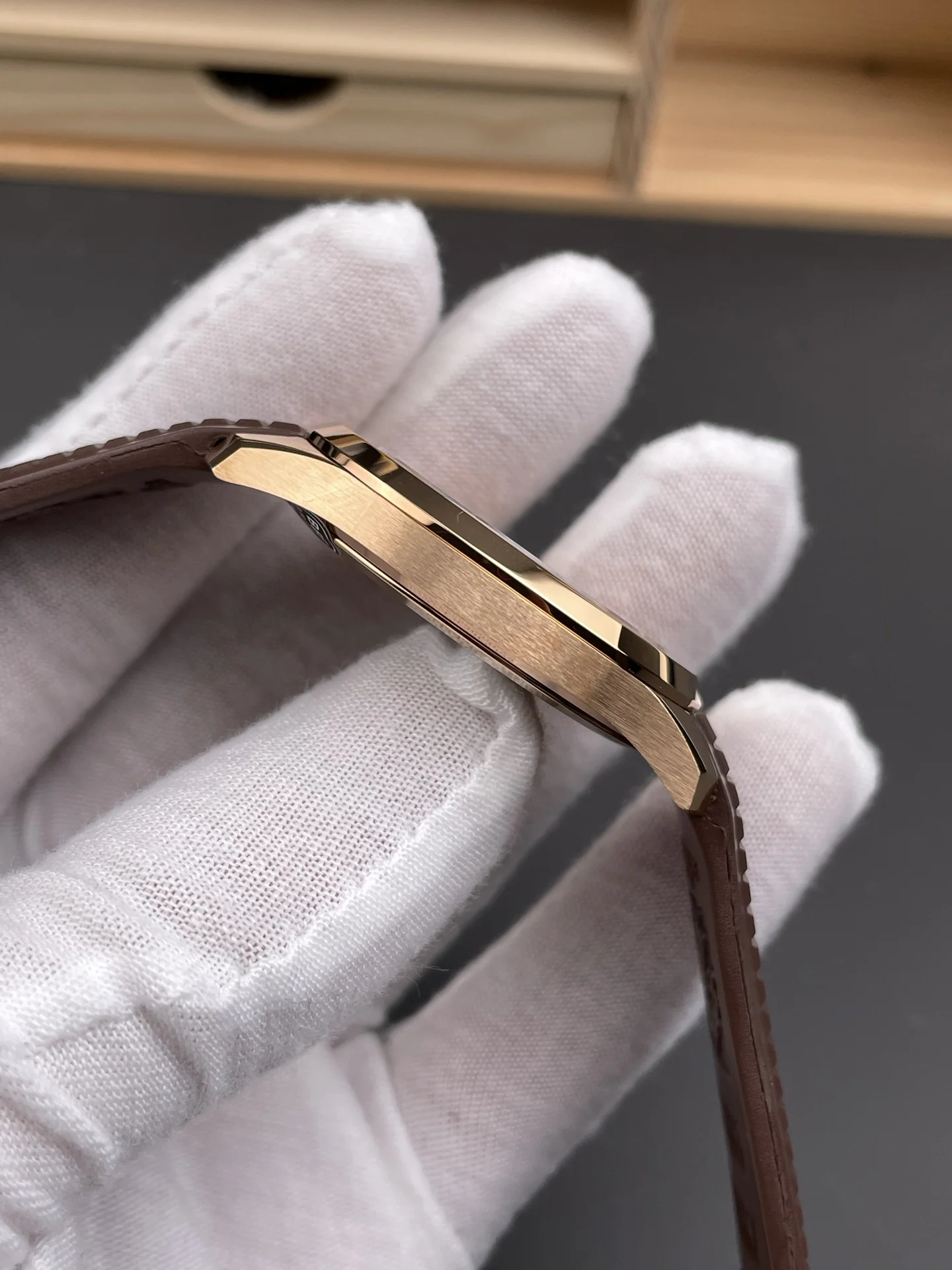 Patek Philippe Aquanaut Rose Gold Brown Dial 5167R 40mm — photographed off the sweep
